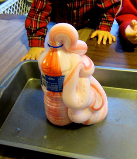 Elephant’s toothpaste - this looks very cool !